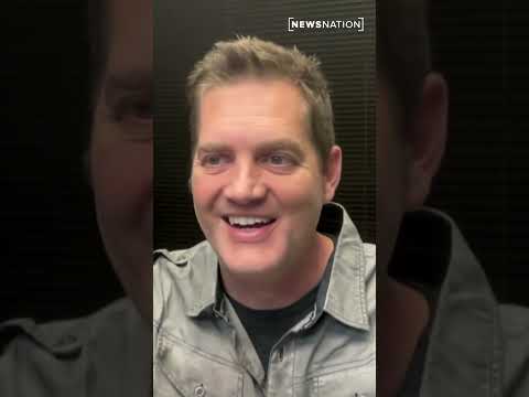 Ben Hansen demonstrates how US govt. plane barely dodged UFO